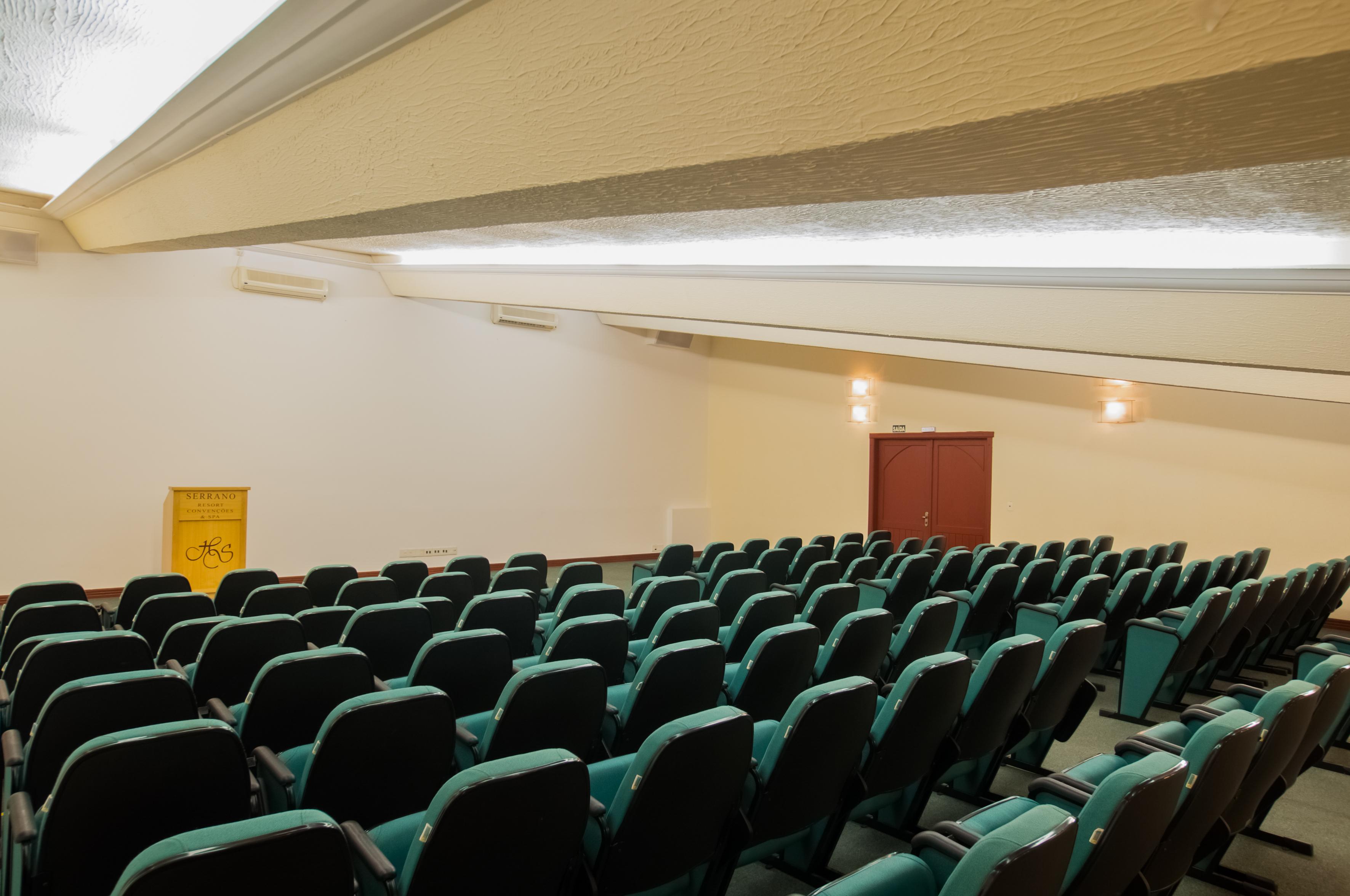Wish Serrano Resort Грамаду Екстериор снимка Auditorium