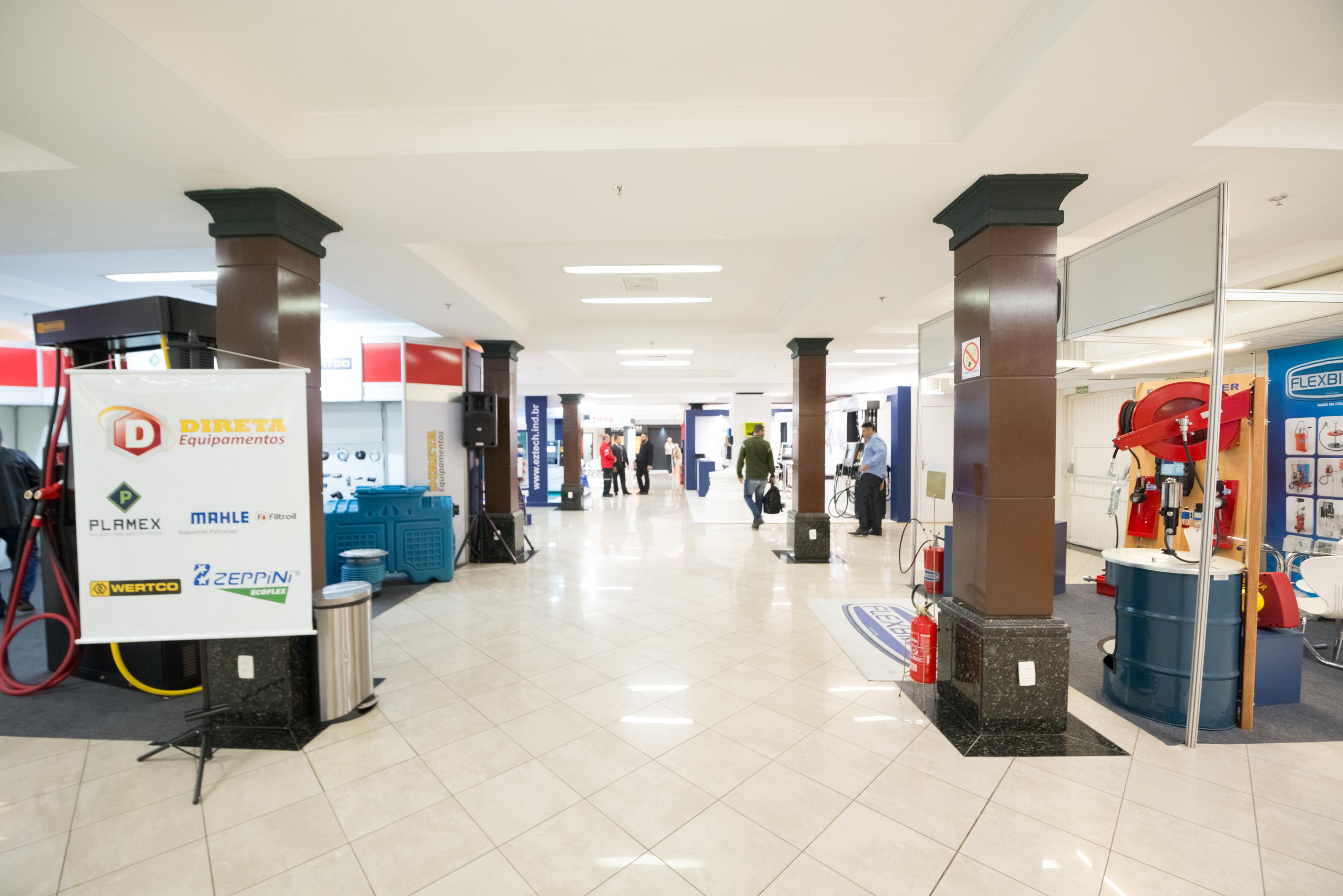 Wish Serrano Resort Грамаду Екстериор снимка The exhibition hall
