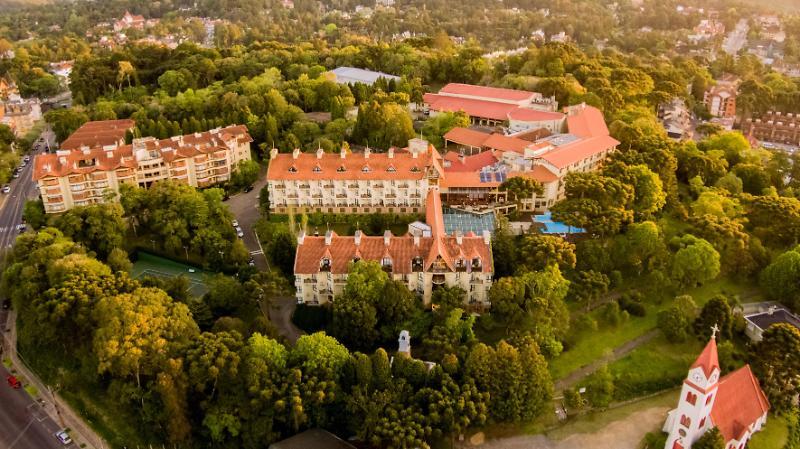 Wish Serrano Resort Грамаду Екстериор снимка Aerial view of the hotel